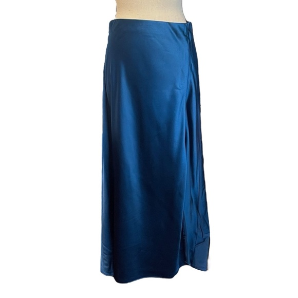 a new day jewel sapphire blue satin midi skirt women's medium - Picture 3 of 12